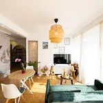 Lumineux Avec Grande Terrasse Et Parking Au Coeur De La Апартаменты По