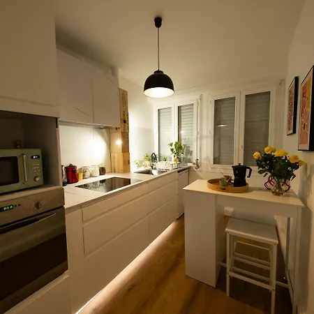 Lumineux Avec Grande Terrasse Et Parking Au Coeur De La * По