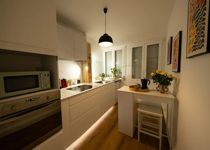 Lumineux Avec Grande Terrasse Et Parking Au Coeur De La * По