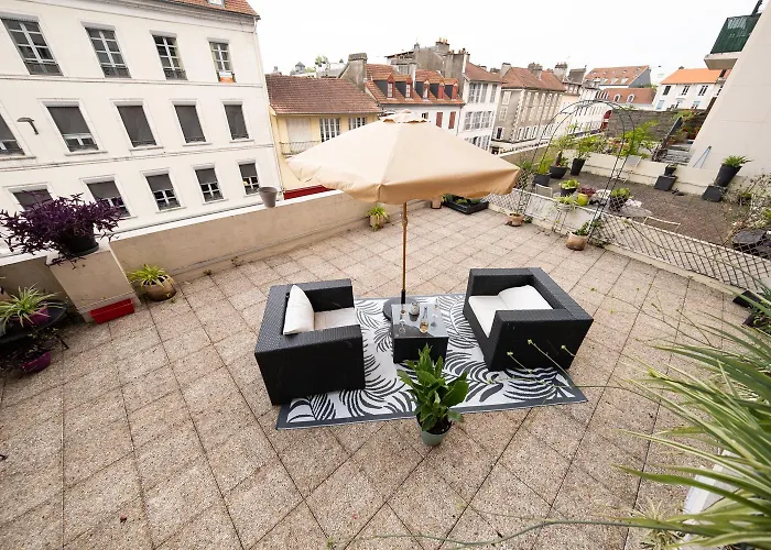 Lumineux Avec Grande Terrasse Et Parking Au Coeur De La Апартаменты