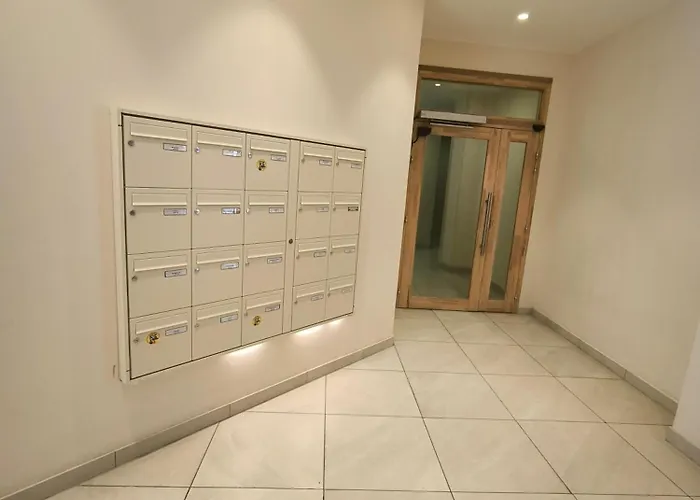 Апартаменты Lumineux Avec Grande Terrasse Et Parking Au Coeur De La *